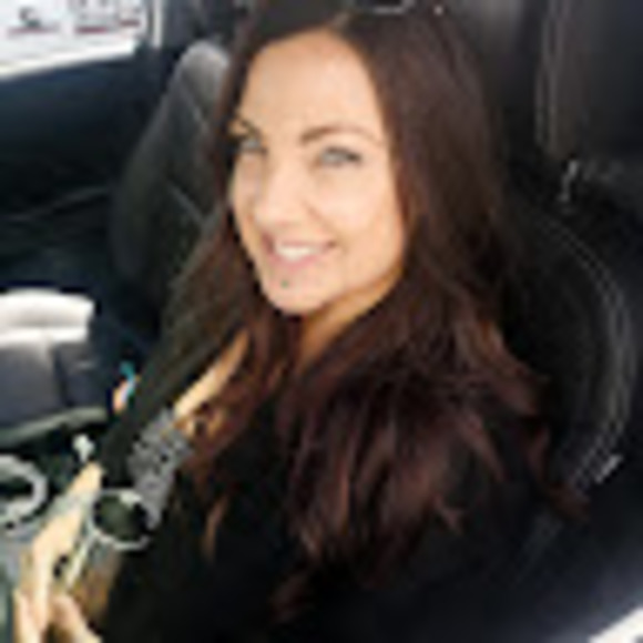 Meet your Posher, Michelle - Picture 1 of 1